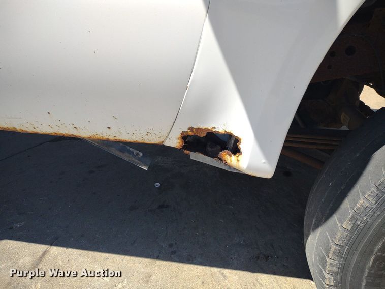 image for item LL9053 2001 Ford F350 Super Duty  dump bed pickup truck