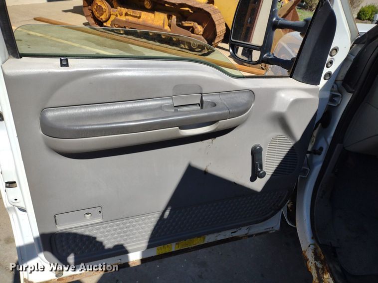 image for item LL9053 2001 Ford F350 Super Duty  dump bed pickup truck