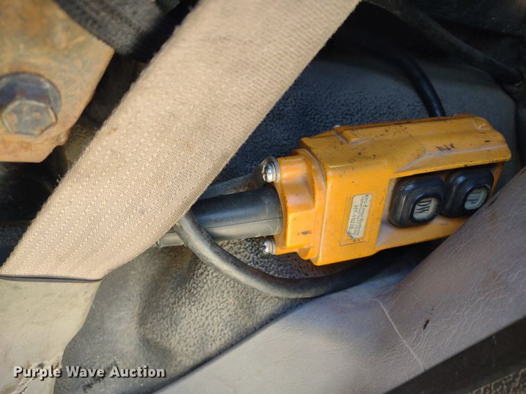 image for item LL9053 2001 Ford F350 Super Duty  dump bed pickup truck