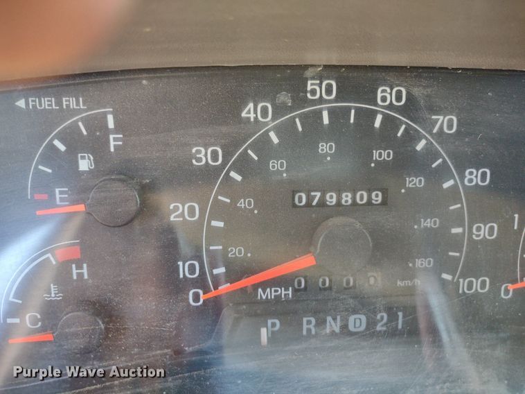 image for item LL9053 2001 Ford F350 Super Duty  dump bed pickup truck