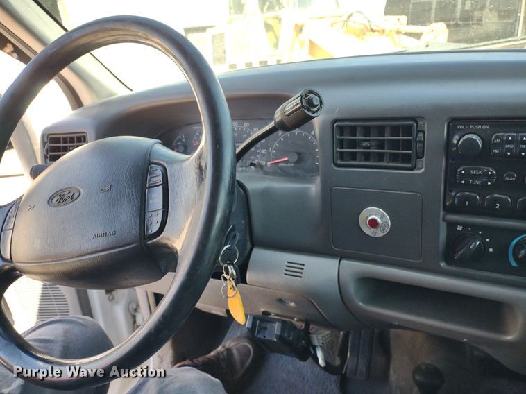 image for item LL9053 2001 Ford F350 Super Duty  dump bed pickup truck