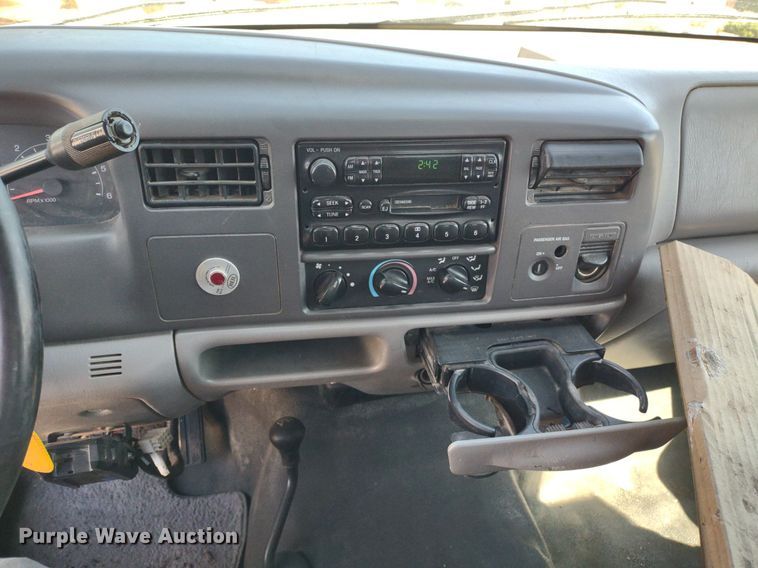 image for item LL9053 2001 Ford F350 Super Duty  dump bed pickup truck