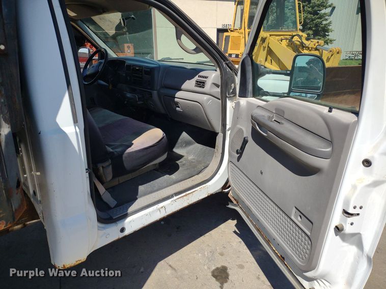 image for item LL9053 2001 Ford F350 Super Duty  dump bed pickup truck