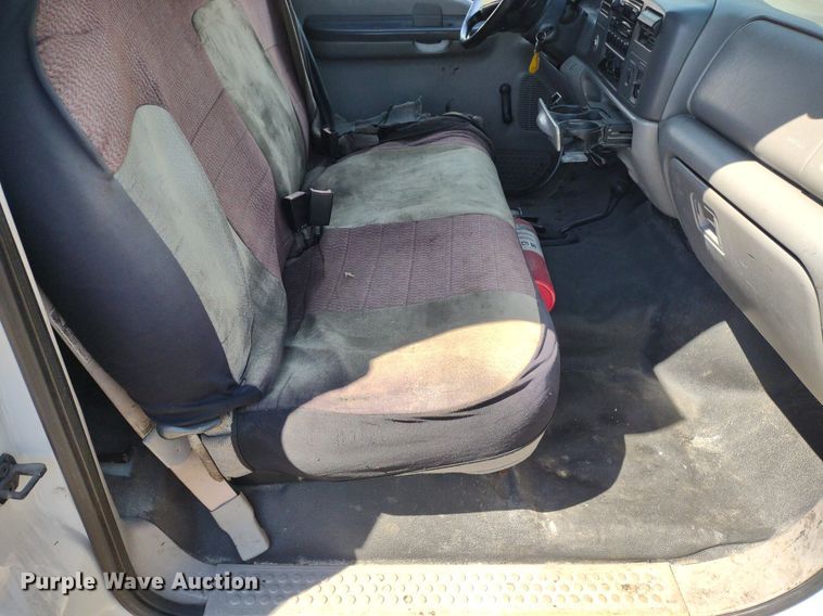 image for item LL9053 2001 Ford F350 Super Duty  dump bed pickup truck