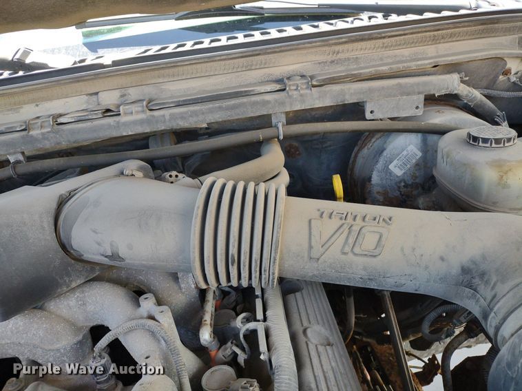 image for item LL9053 2001 Ford F350 Super Duty  dump bed pickup truck