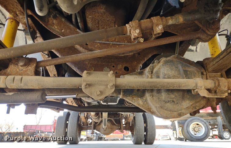 image for item LL9053 2001 Ford F350 Super Duty  dump bed pickup truck