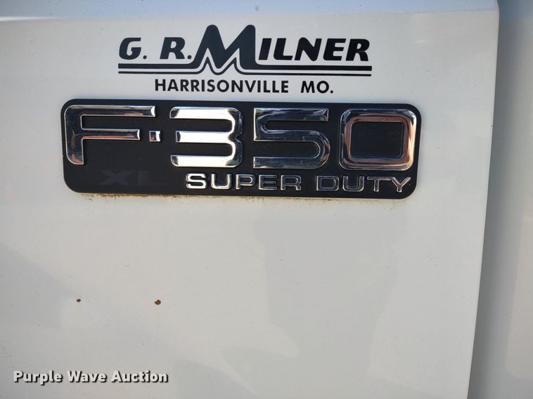 image for item LL9053 2001 Ford F350 Super Duty  dump bed pickup truck