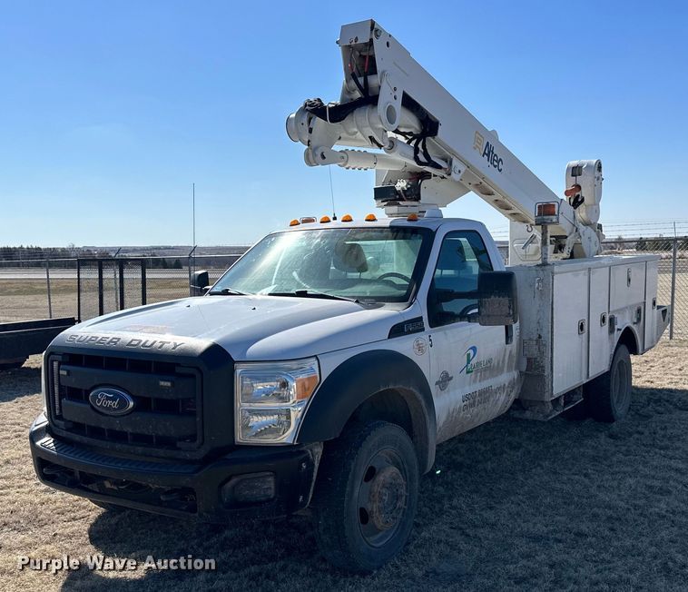 image for item LN9378 2016 Ford F550 Super Duty  bucket truck