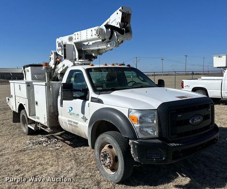 image for item LN9378 2016 Ford F550 Super Duty  bucket truck