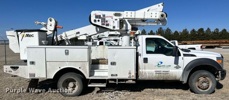 image for item LN9378 2016 Ford F550 Super Duty  bucket truck
