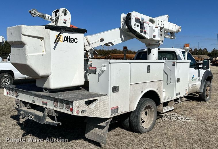 image for item LN9378 2016 Ford F550 Super Duty  bucket truck