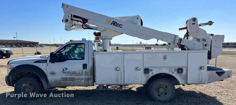 image for item LN9378 2016 Ford F550 Super Duty  bucket truck