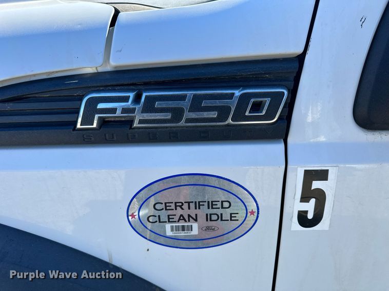 image for item LN9378 2016 Ford F550 Super Duty  bucket truck