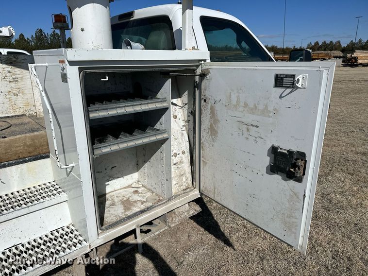 image for item LN9378 2016 Ford F550 Super Duty  bucket truck