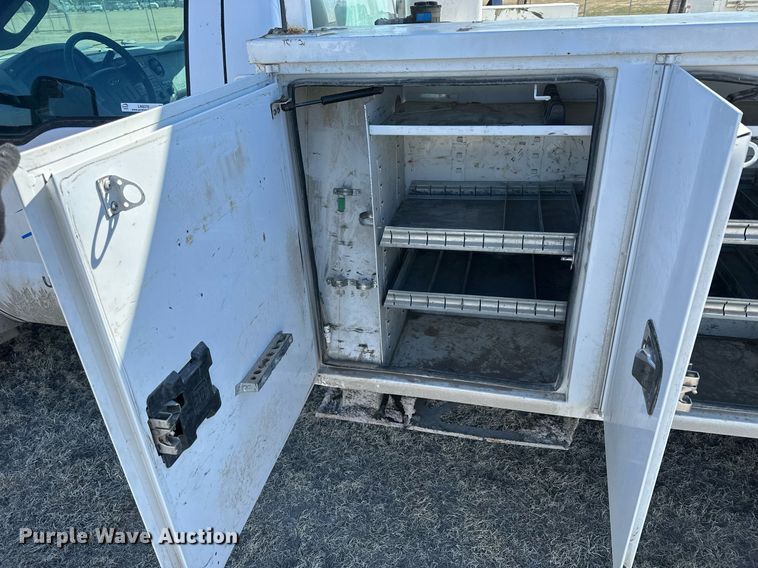 image for item LN9378 2016 Ford F550 Super Duty  bucket truck