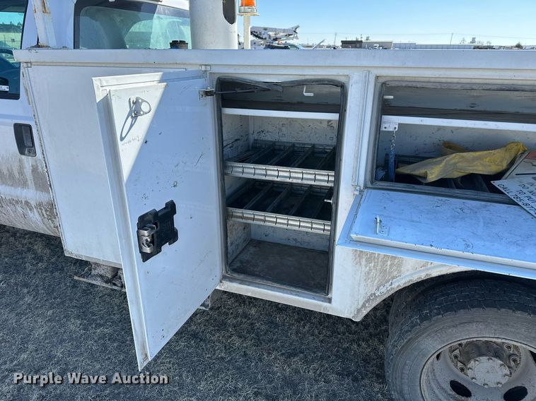 image for item LN9378 2016 Ford F550 Super Duty  bucket truck