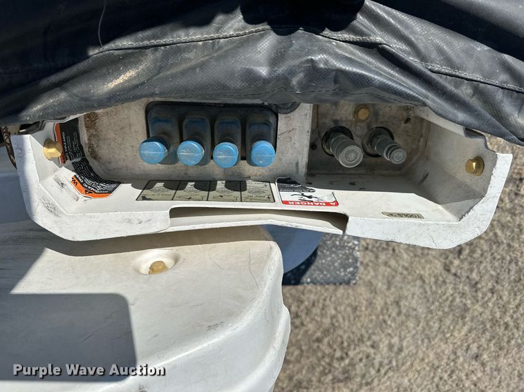 image for item LN9378 2016 Ford F550 Super Duty  bucket truck