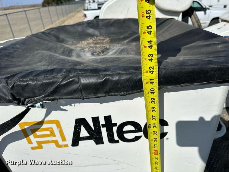 image for item LN9378 2016 Ford F550 Super Duty  bucket truck