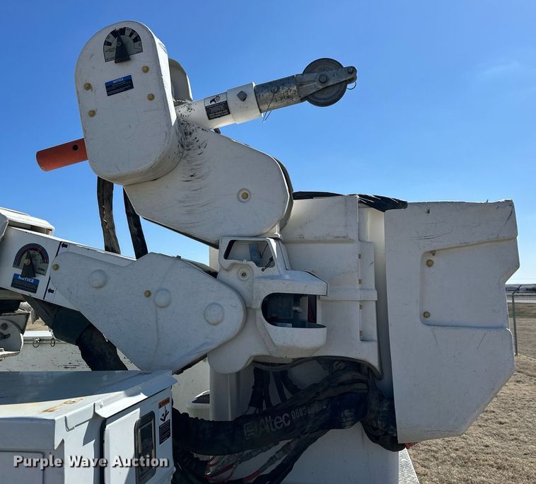 image for item LN9378 2016 Ford F550 Super Duty  bucket truck