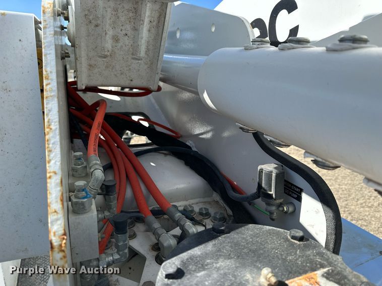 image for item LN9378 2016 Ford F550 Super Duty  bucket truck