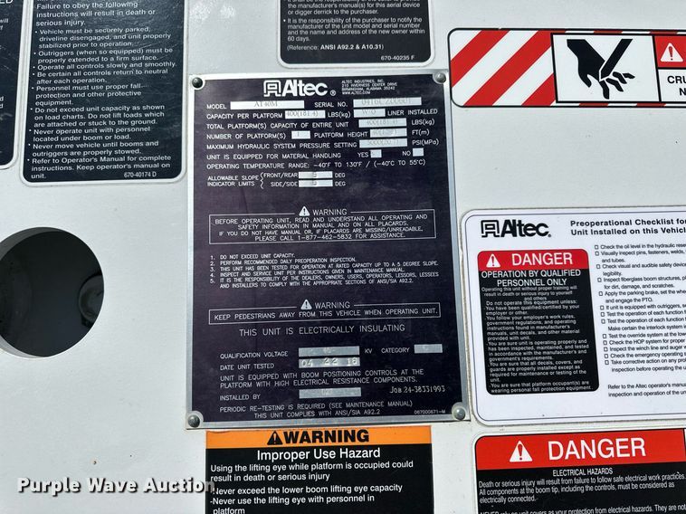 image for item LN9378 2016 Ford F550 Super Duty  bucket truck