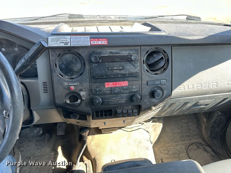 image for item LN9378 2016 Ford F550 Super Duty  bucket truck