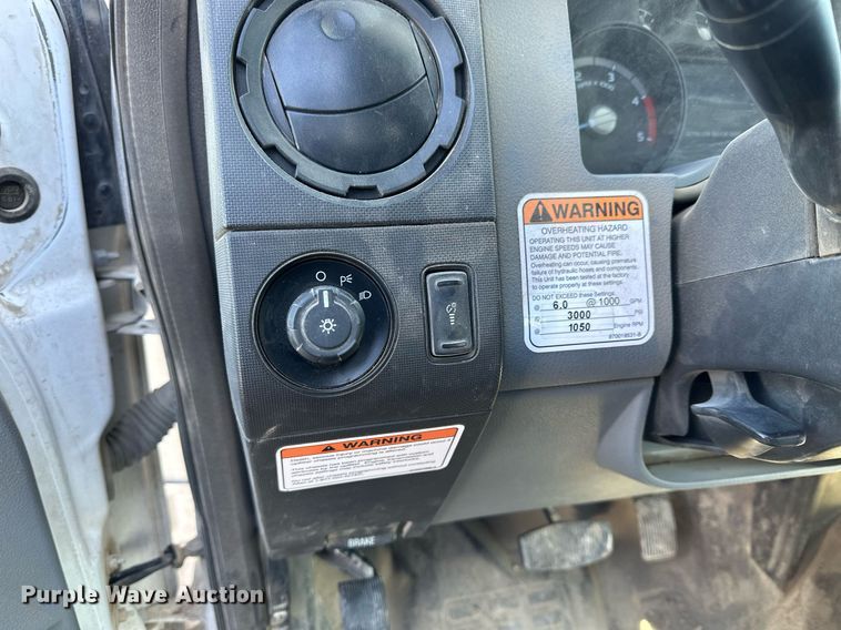 image for item LN9378 2016 Ford F550 Super Duty  bucket truck