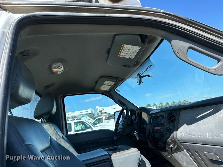 image for item LN9378 2016 Ford F550 Super Duty  bucket truck