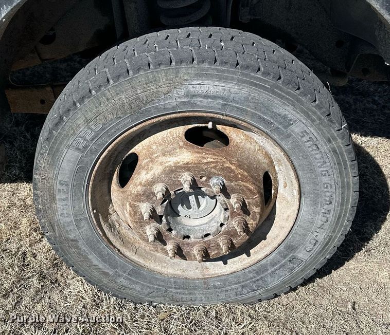 image for item LN9378 2016 Ford F550 Super Duty  bucket truck