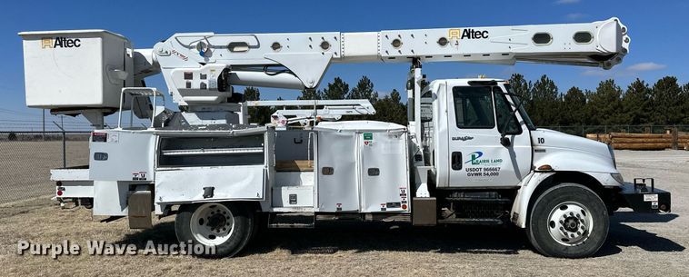 image for item LN9380 2014 International DuraStar 4300  bucket truck