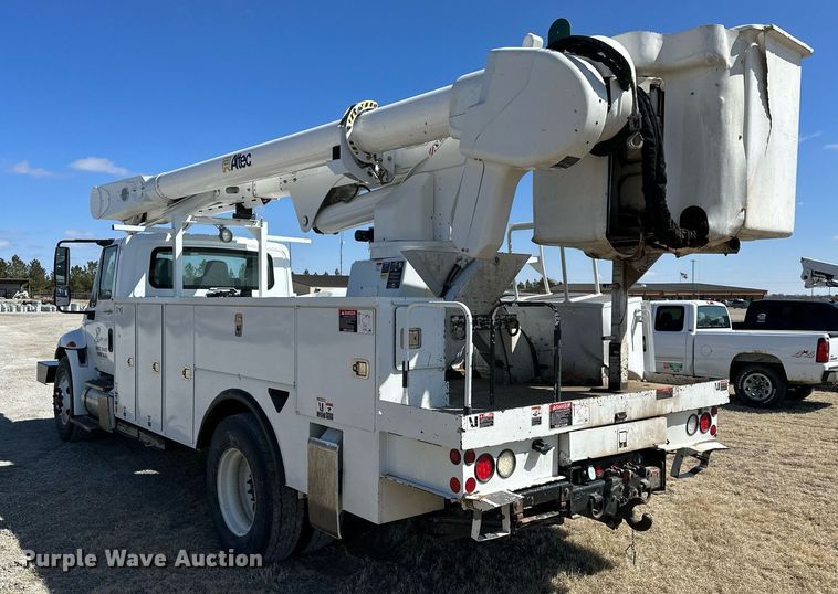 image for item LN9380 2014 International DuraStar 4300  bucket truck
