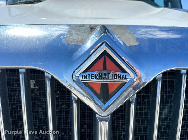 image for item LN9380 2014 International DuraStar 4300  bucket truck