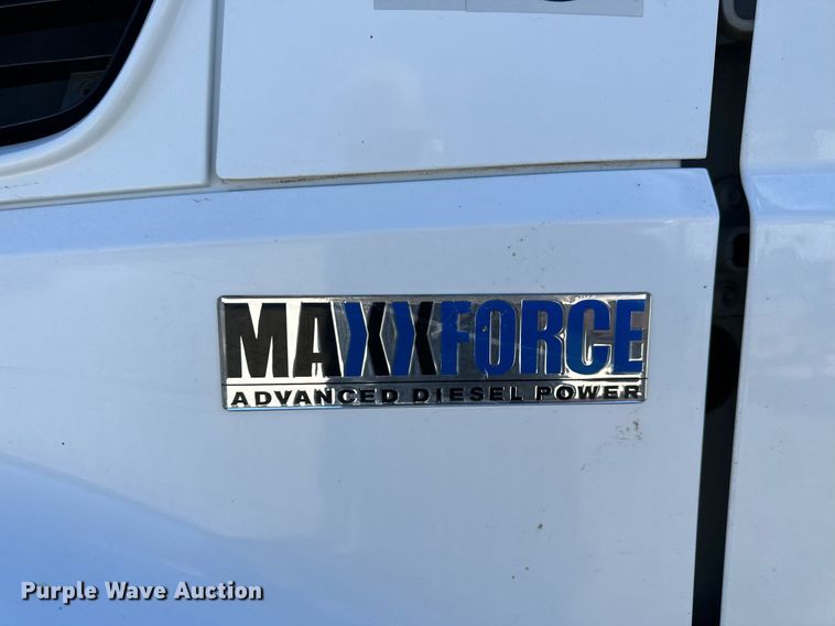 image for item LN9380 2014 International DuraStar 4300  bucket truck