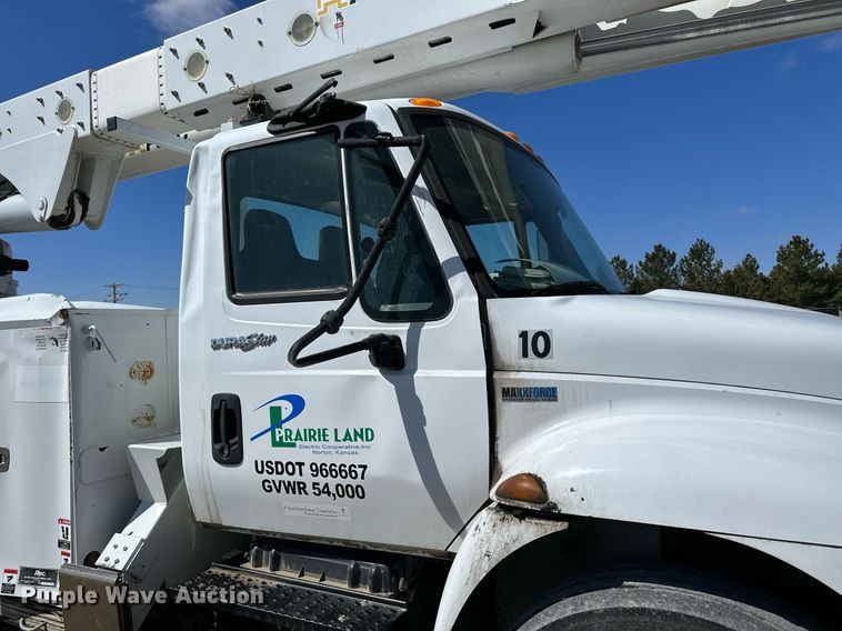 image for item LN9380 2014 International DuraStar 4300  bucket truck