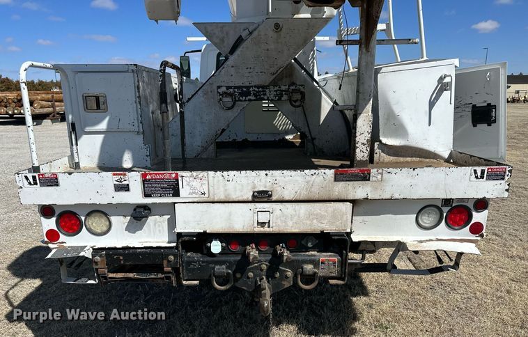image for item LN9380 2014 International DuraStar 4300  bucket truck