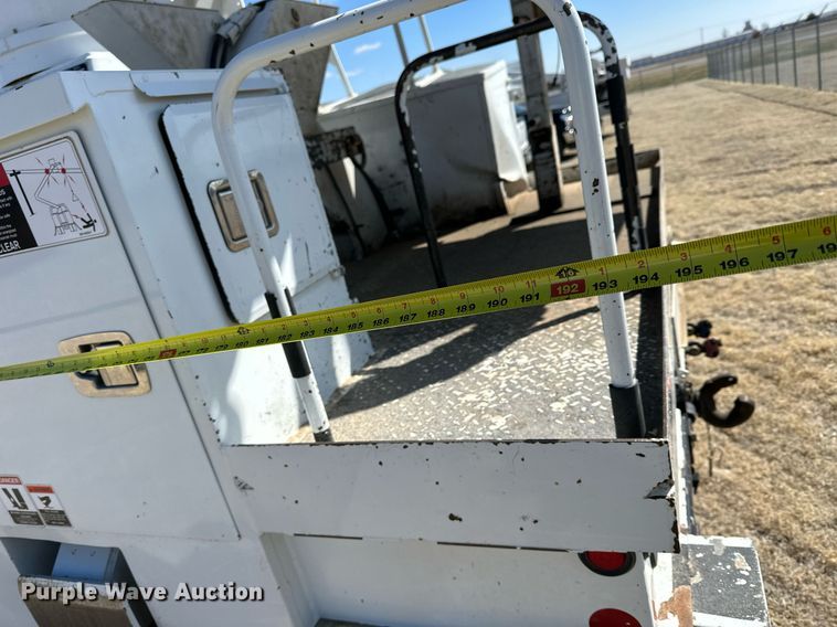 image for item LN9380 2014 International DuraStar 4300  bucket truck