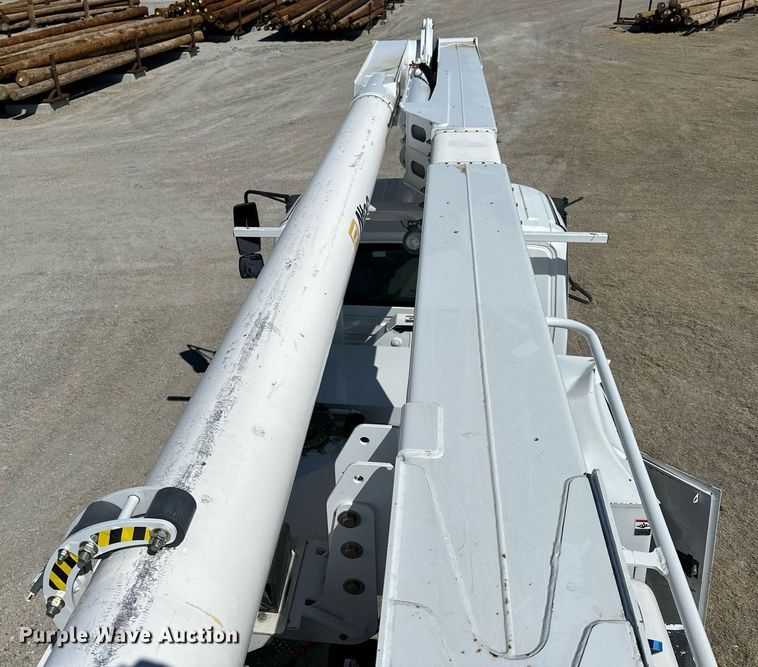 image for item LN9380 2014 International DuraStar 4300  bucket truck