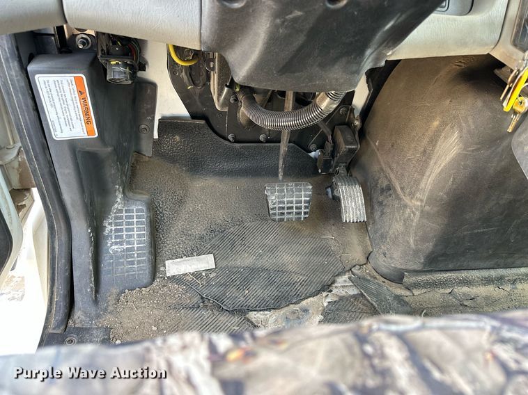 image for item LN9380 2014 International DuraStar 4300  bucket truck