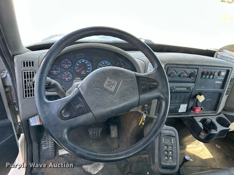 image for item LN9380 2014 International DuraStar 4300  bucket truck