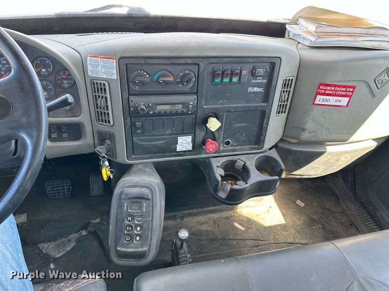 image for item LN9380 2014 International DuraStar 4300  bucket truck