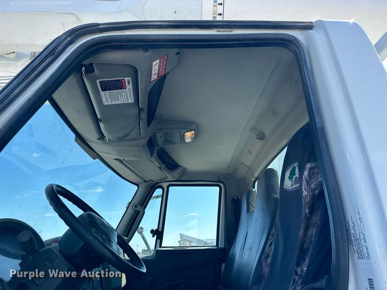 image for item LN9380 2014 International DuraStar 4300  bucket truck