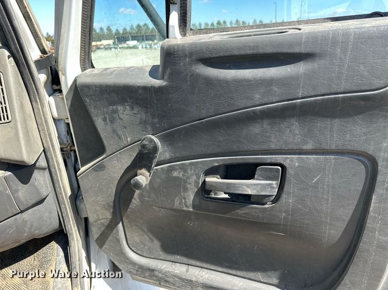 image for item LN9380 2014 International DuraStar 4300  bucket truck