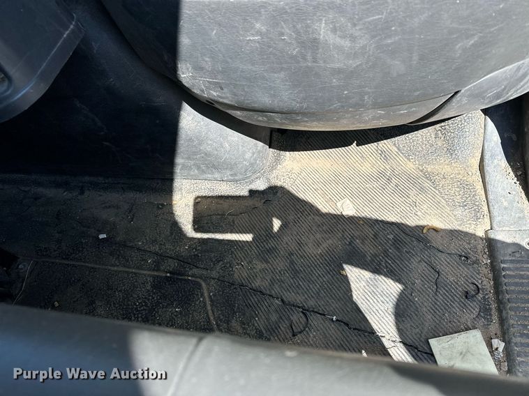 image for item LN9380 2014 International DuraStar 4300  bucket truck