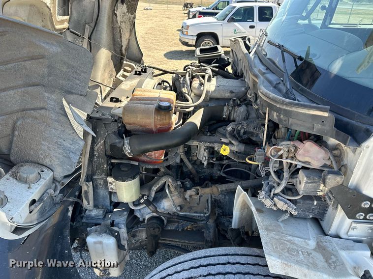 image for item LN9380 2014 International DuraStar 4300  bucket truck