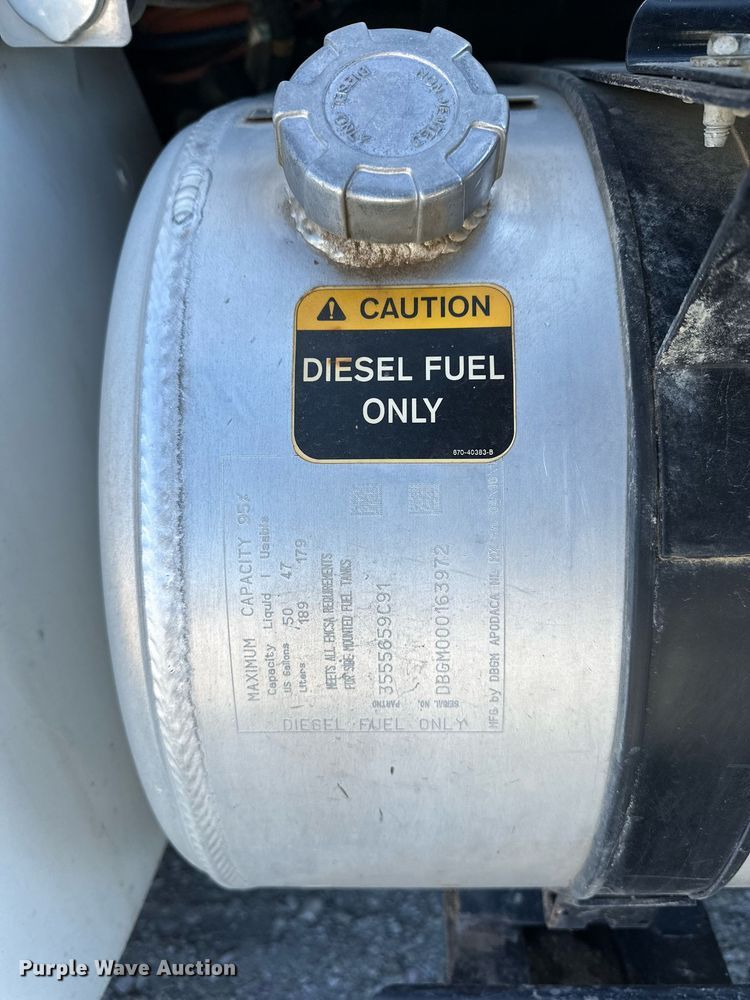 image for item LN9380 2014 International DuraStar 4300  bucket truck