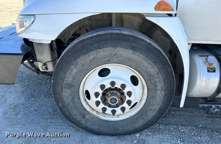 image for item LN9380 2014 International DuraStar 4300  bucket truck