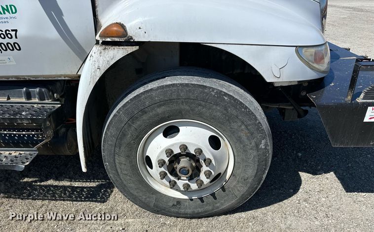 image for item LN9380 2014 International DuraStar 4300  bucket truck