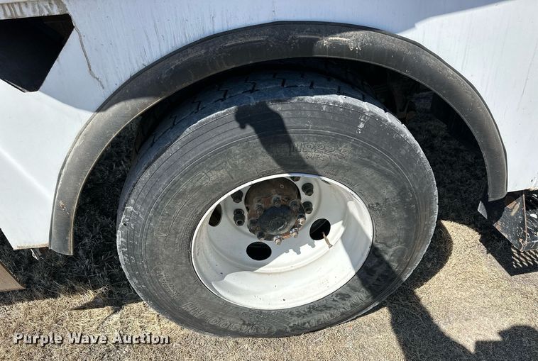 image for item LN9380 2014 International DuraStar 4300  bucket truck