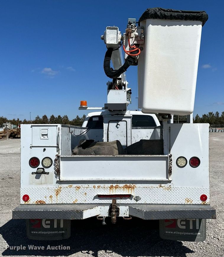 image for item LN9381 2014 Ford F450 Super Duty  bucket truck