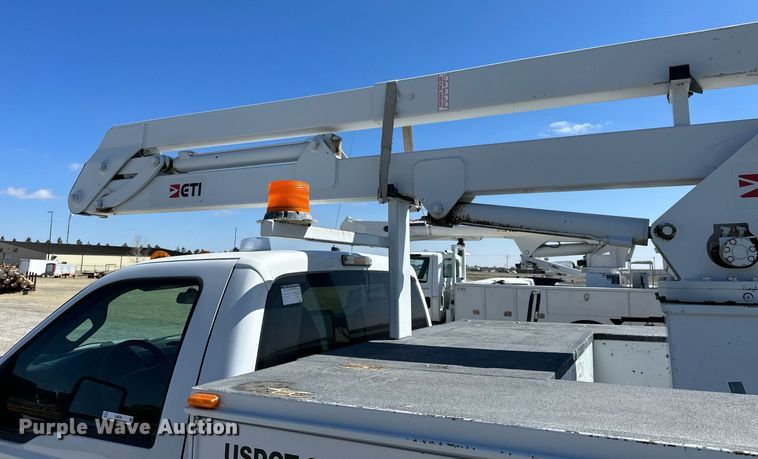 image for item LN9381 2014 Ford F450 Super Duty  bucket truck